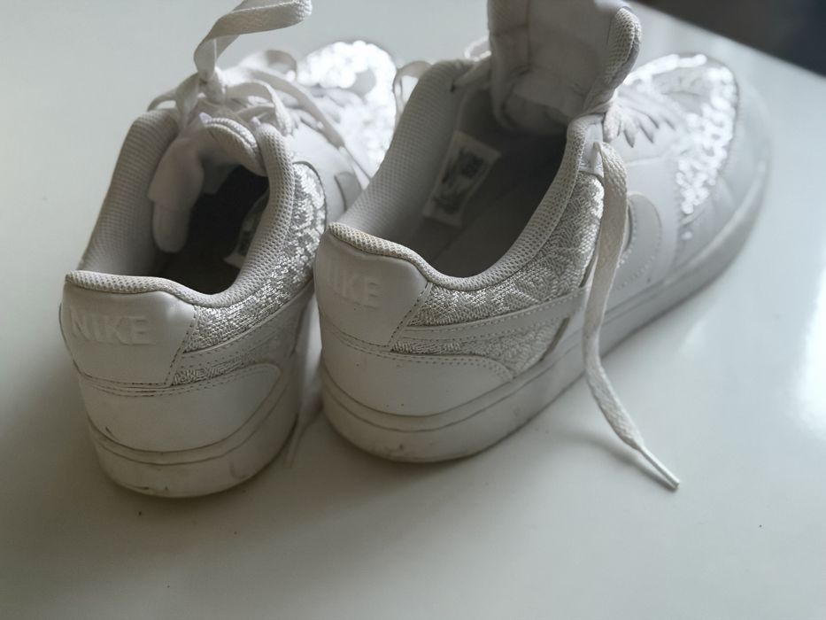 Дамски бели сникърси  Nike