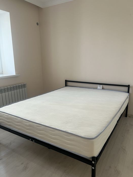 Продам кравать с матрасом