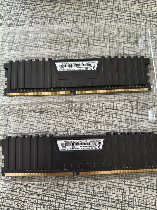 Продавам процесор Intel i3 12100F