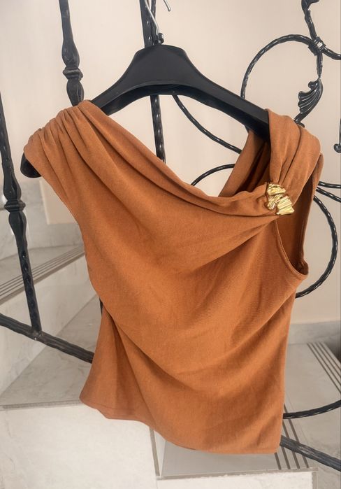 Bluza H&M cu detaliu auriu