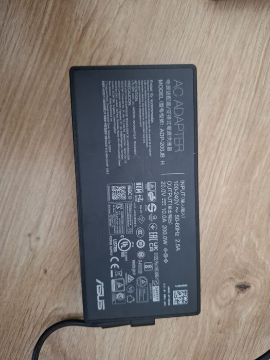 Продавам лаптоп ASUS TUF Gaming F17 (2022) - FX707ZC4-HX014