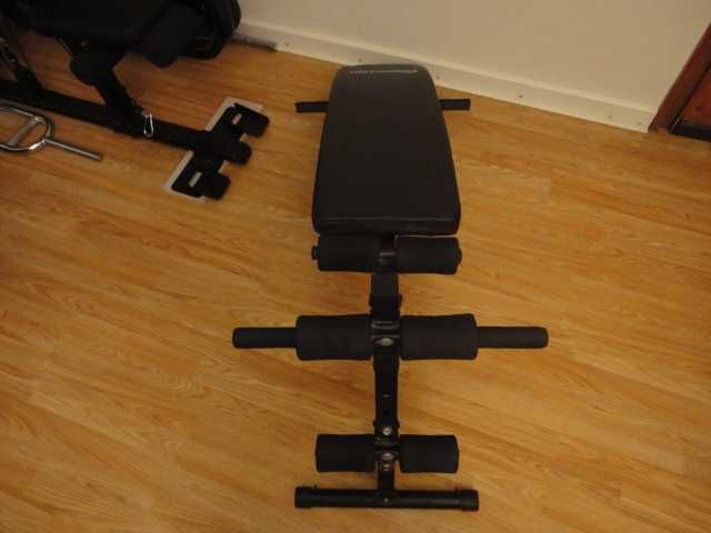 лежанка за коремни преси с две гири в комплект - 42 евро