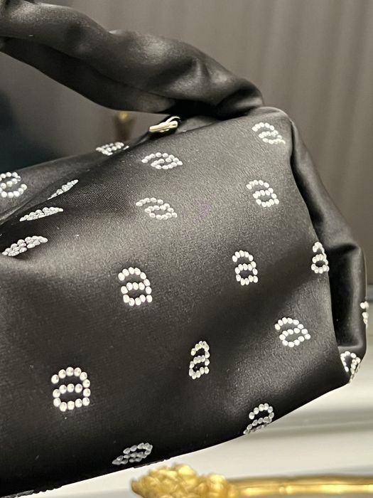 Продам сумочку от Alexander Wang