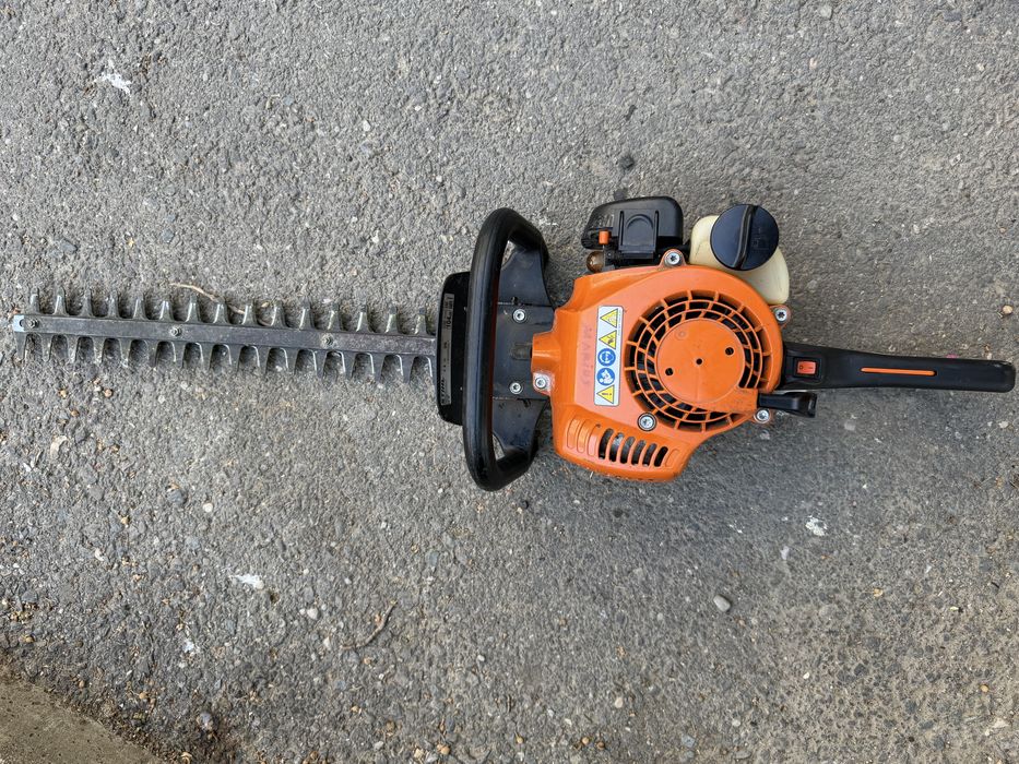 Foarfeca gard viu Stihl Hs 45 perfect functionala