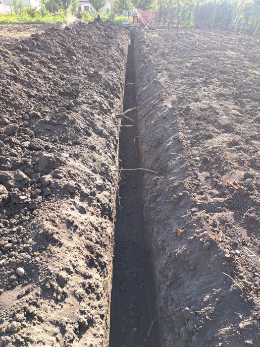 Мини багер Ямбол.Услуги с мини багер и самосвал