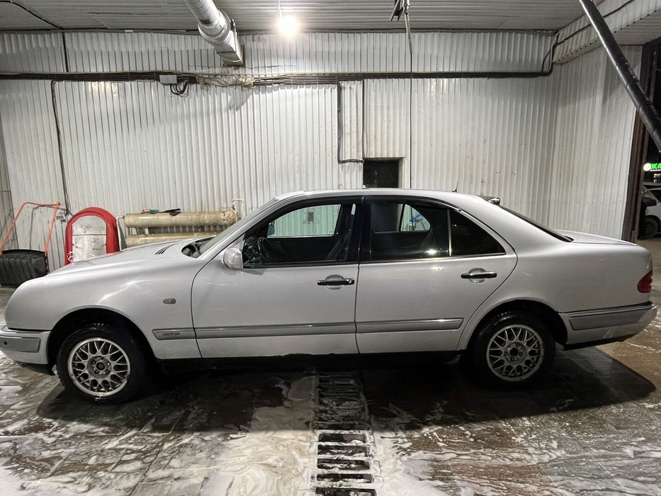 Mercedes-Benz W210 Е200