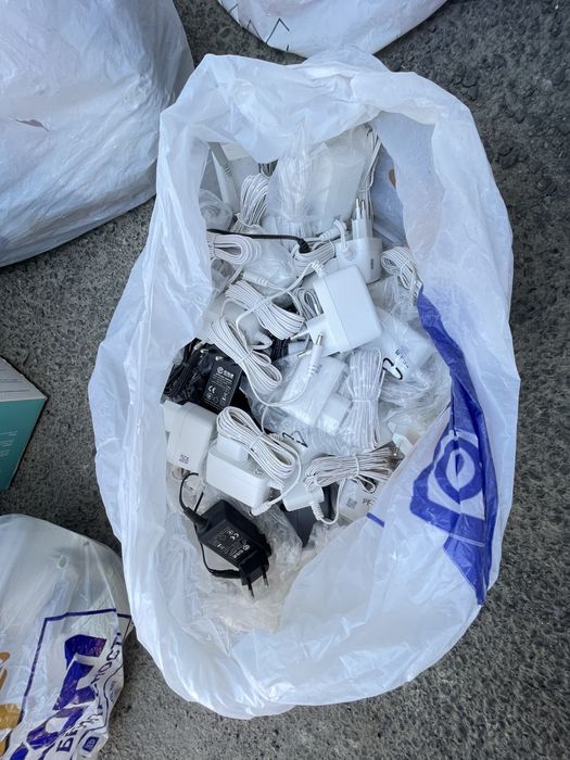 Blok pitaniya 12V 1A