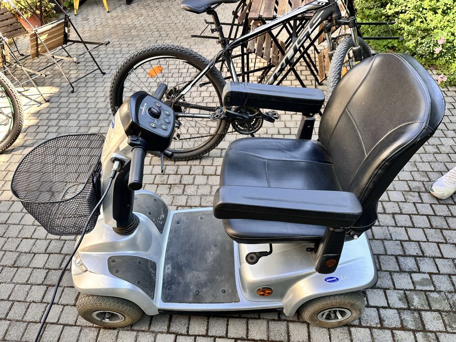 Електрически скутер Invacare Leo