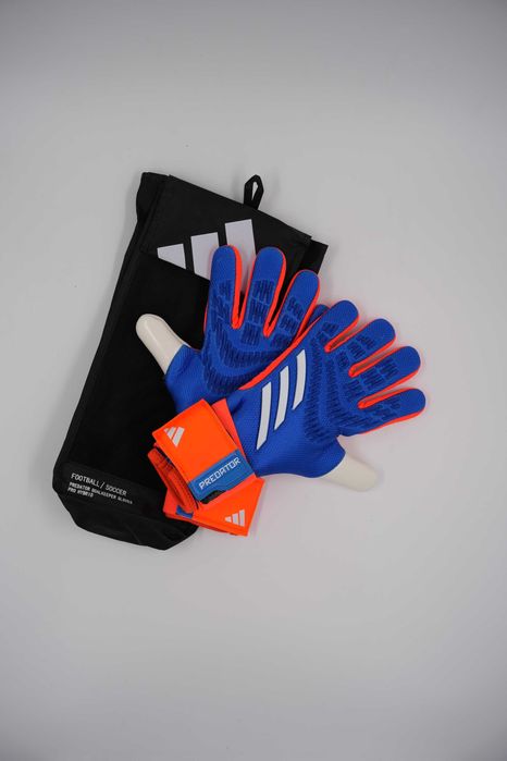 Вратарские перчатки Adidas Predator