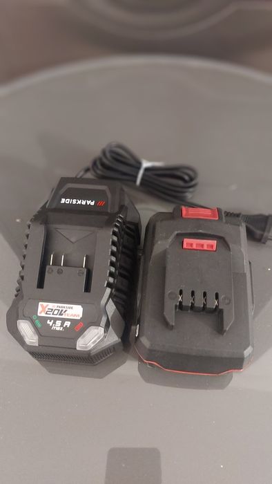 Acumulator 4Ah si incarcator rapid Parkside 4.5A