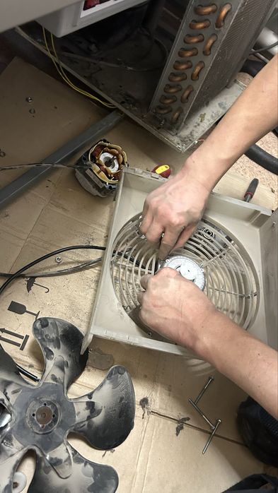 Срочный ремонт Холодильников не морозит