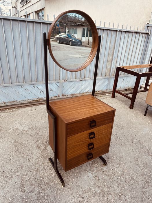 Винтидж италианска тоалетка с огледало – 70-те години