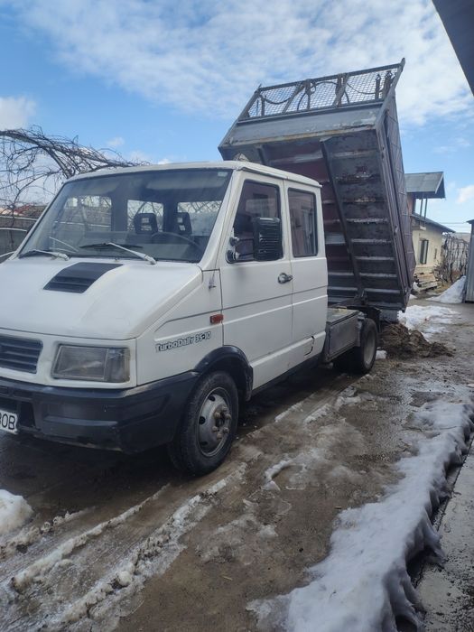Vând Iveco daily basculabil