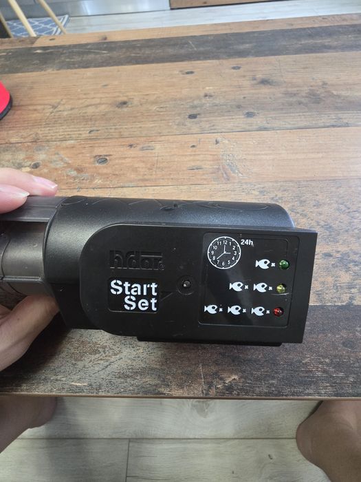 Автоматична хранилка за аквариум