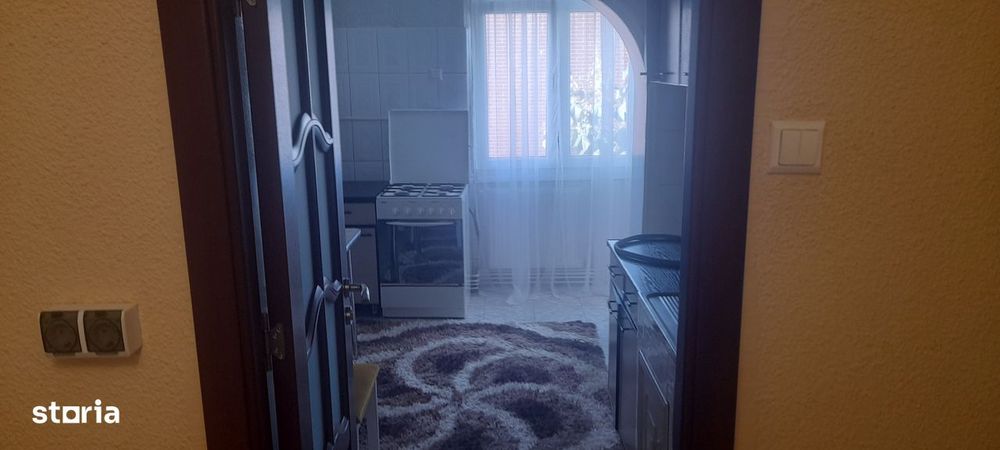 Apartament 2 camere, balcon, 375 EUR/lună