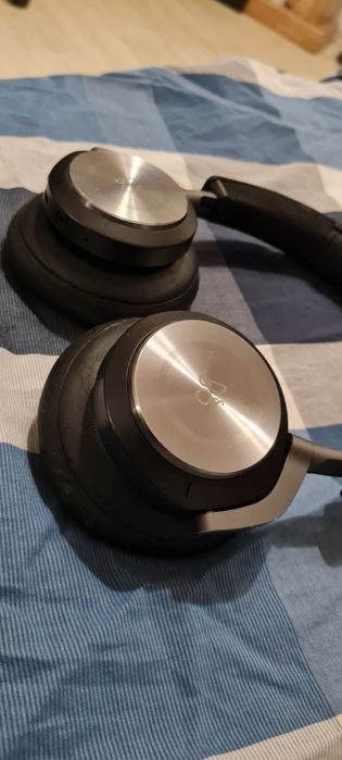 Bang and Olufsen H9i