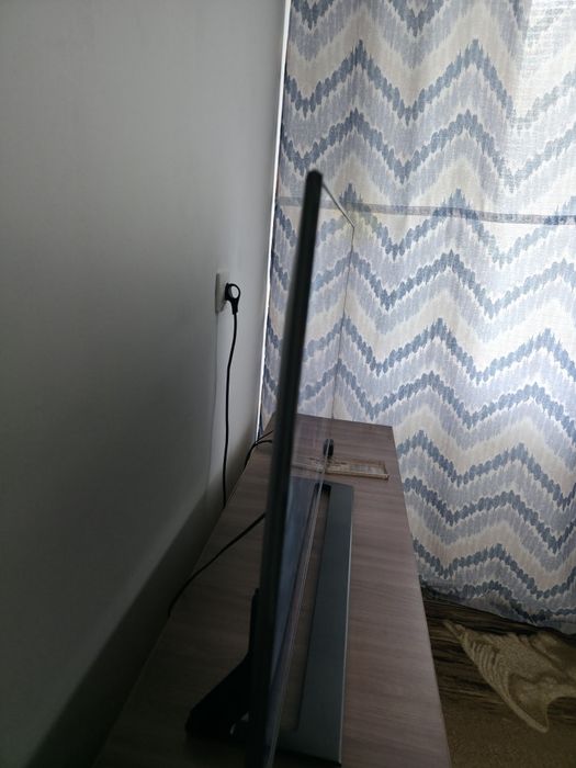 Продам телевизор samsung 43 AU9070