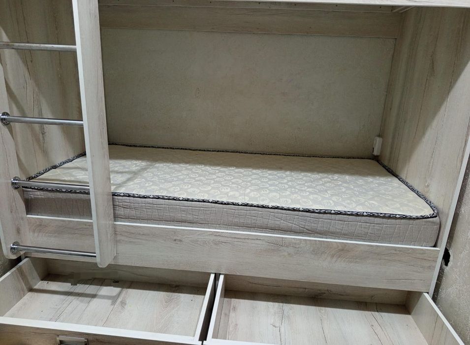 Продам 2х яросную кровать