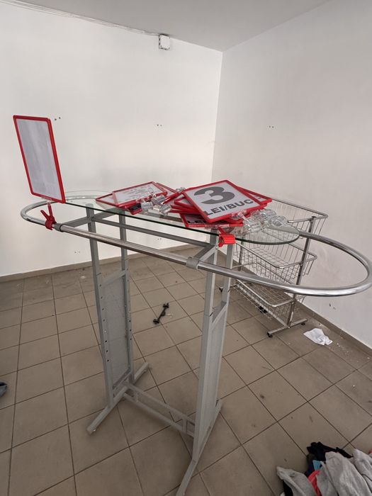 Vand stendere,umerase,busturi,mobilier magazin imbracaminte