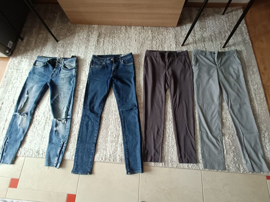 De vânzare blugi că noi