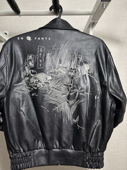 черная куртка ERD