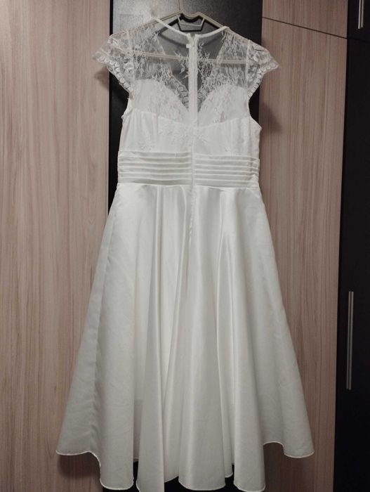 Бяла рокля (булчинска)