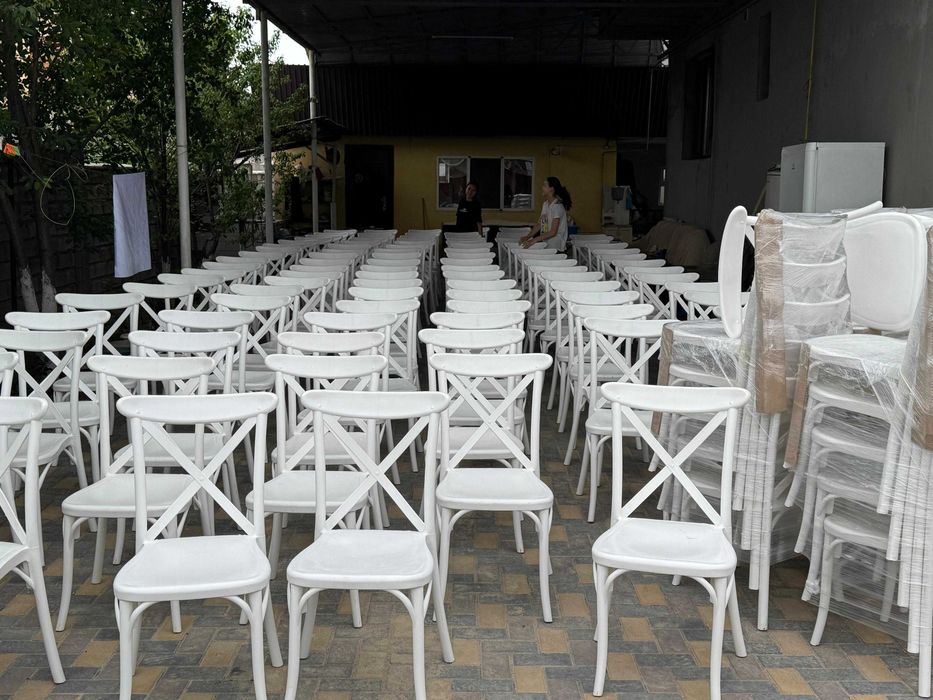 Аренда столов и стульев