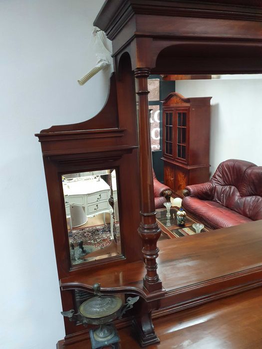 Салонен бюфет масив.