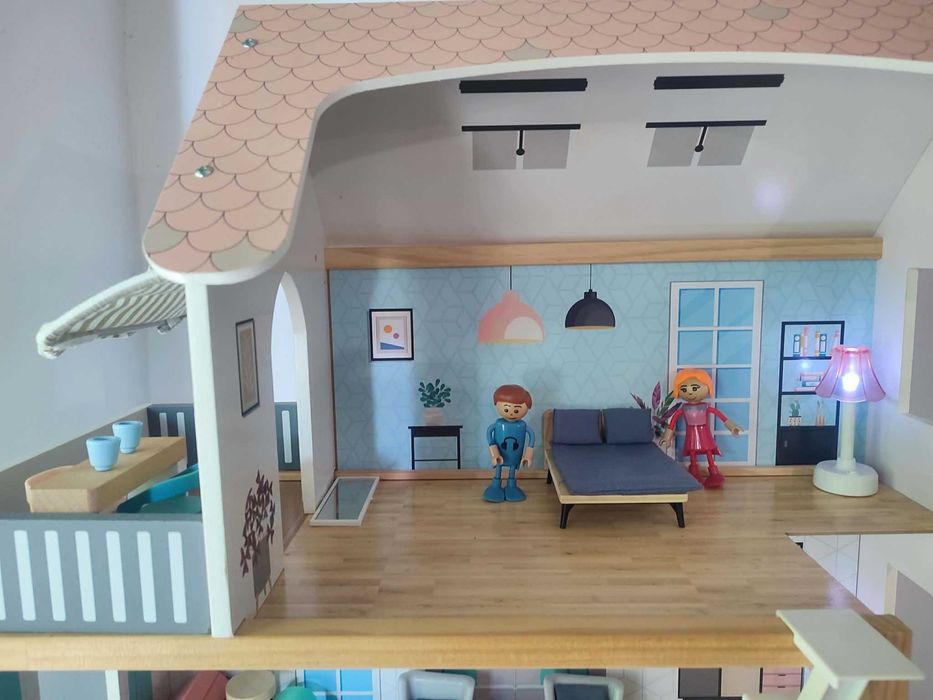 Дървена къща за кукли Лидл (Playtive) на 3 етажа с мебели и асансьор