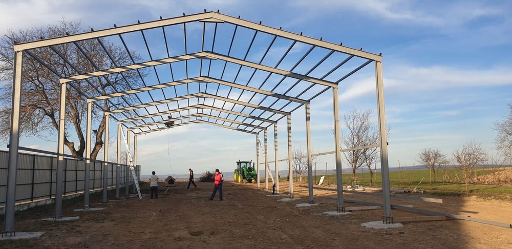 Vand hala metalica 10x10  facem și alte dimensiun