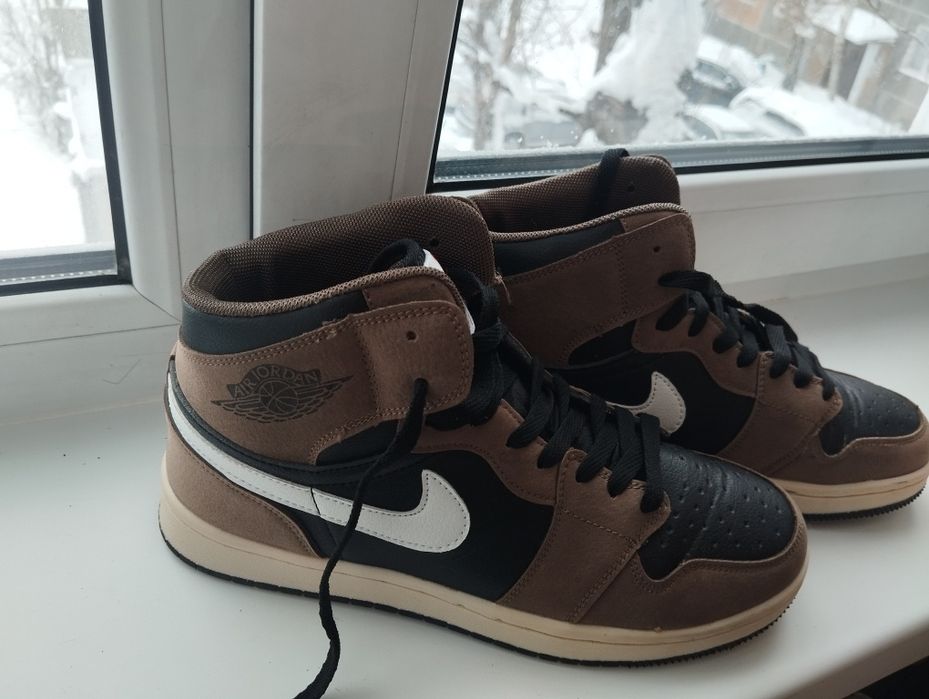 Кроссовки , джорданы