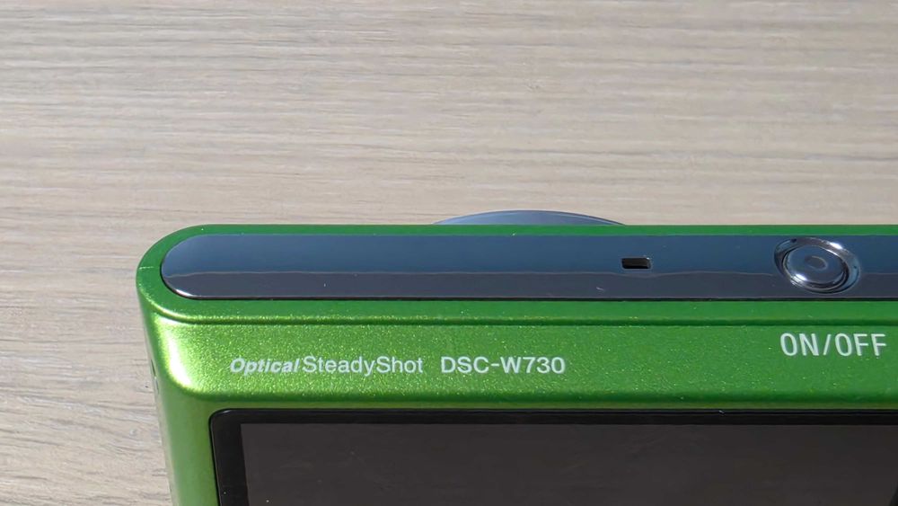 Sony DSC-W730, 16MP