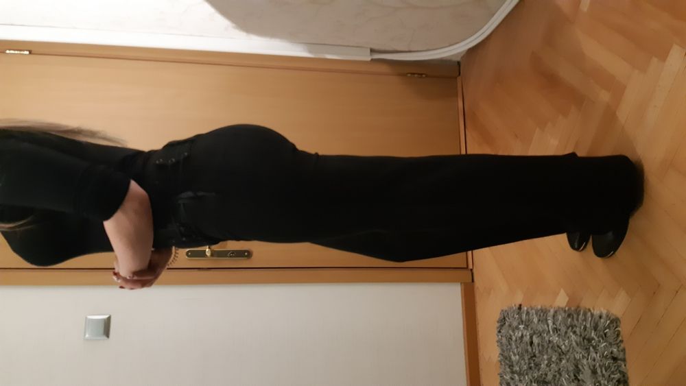 Черен дамски костюм с панталон 38EU / BG 44