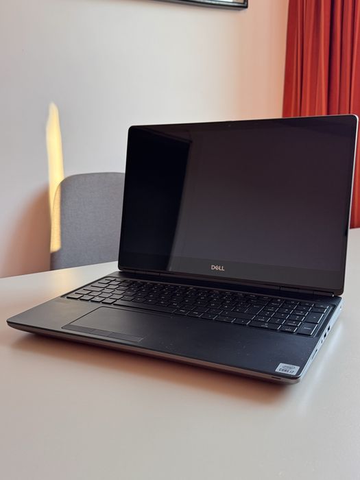 Dell Precision 7550 Touchscreen / i7-10850H / nVidia Quadro T2000 / SSD M2 500GB /  8GB DDR4