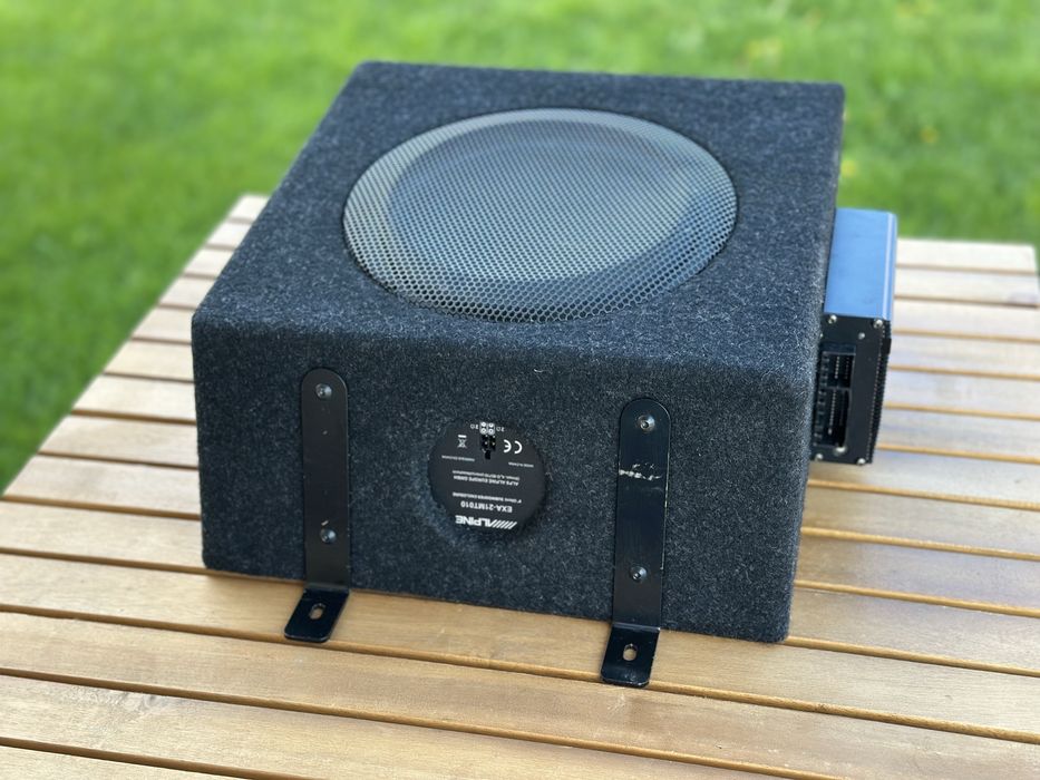Subwoofer Amplificator Alpine EXA-21MT010 Adventure Series Amp Alpine PDA-S210T6 Stare foarte buna Volkswagen T5 T6