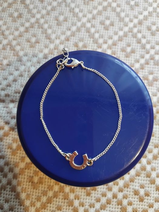 Brățară din argint cu litera C