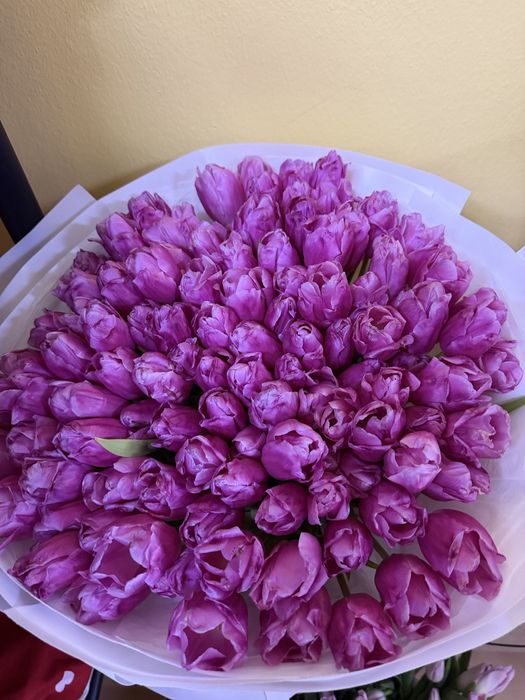 Красивый букет тюлпанов