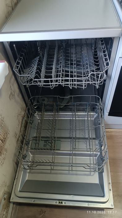 Посудомоечная машина Hansa.