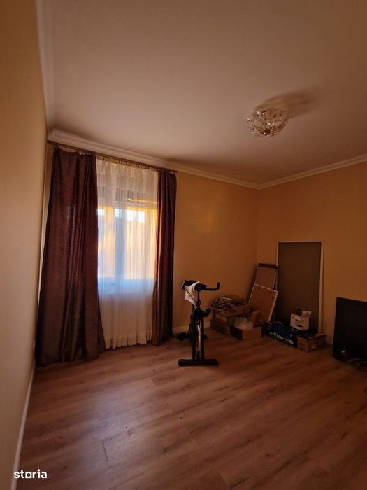 Proprietar – apartament 3 camere, 80 mp, etaj 2/2 strada Republicii