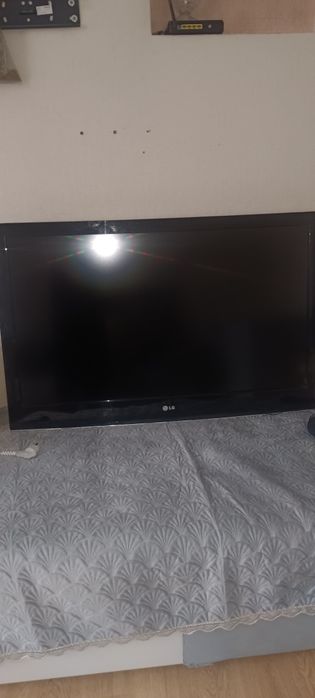 Продаю телевизор 107см