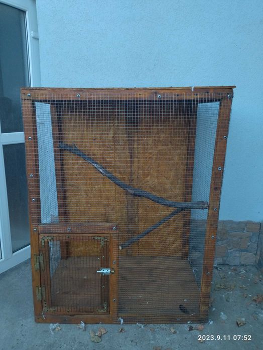 Vând cușcă papagali