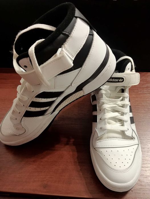 Кроссовки Adidas