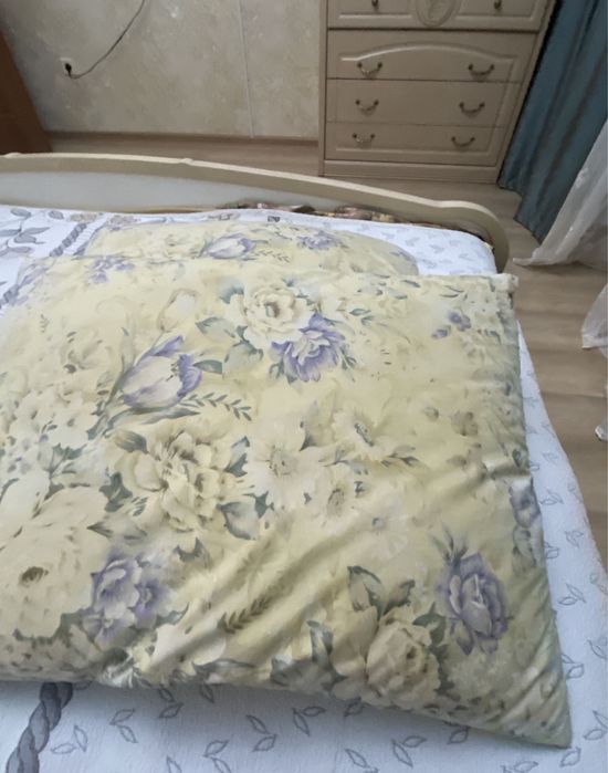 Продам покрывало и подушки