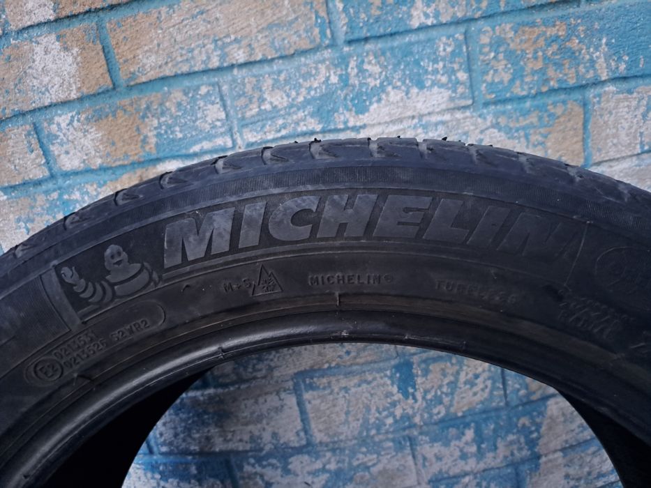 Продам две резины Мишлен.