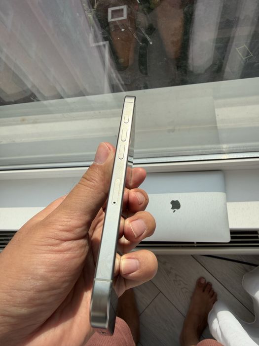 Iphone 16 pro серебристый. Не вскрывался