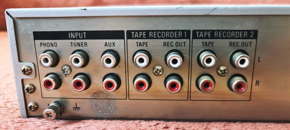 Sony TA-AX3 statie 2X40W pe 8 Ohm, distorsiuni 0,008%