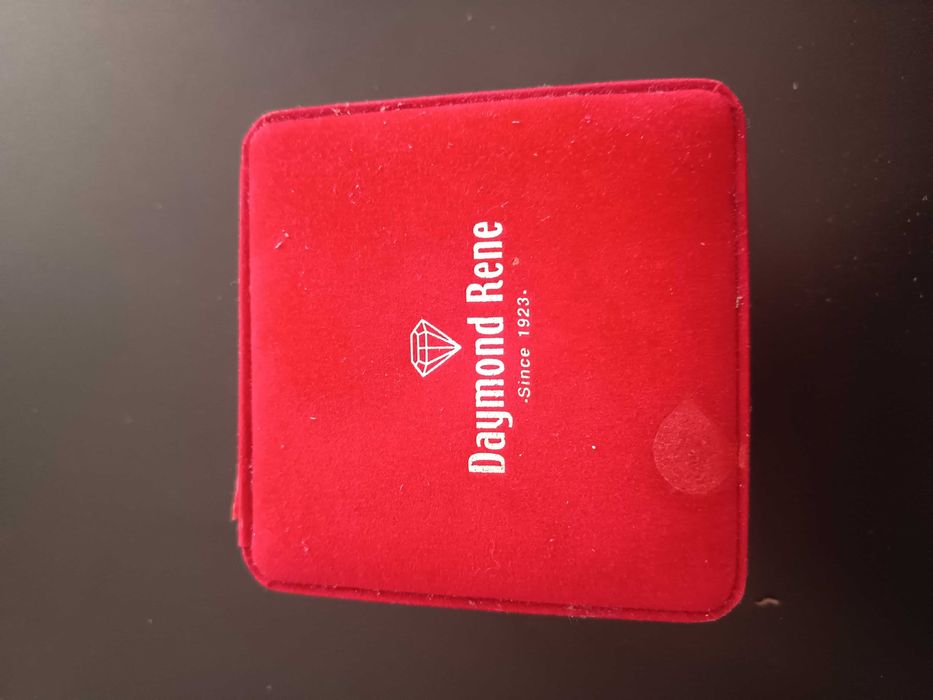 Часовник Daymond Rene Quartz