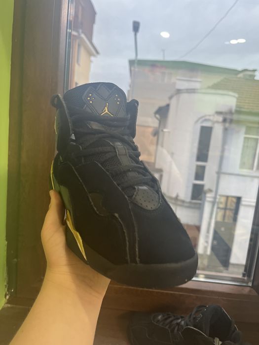 Air Jordan Max Aura 7 Black/Metallik Gold