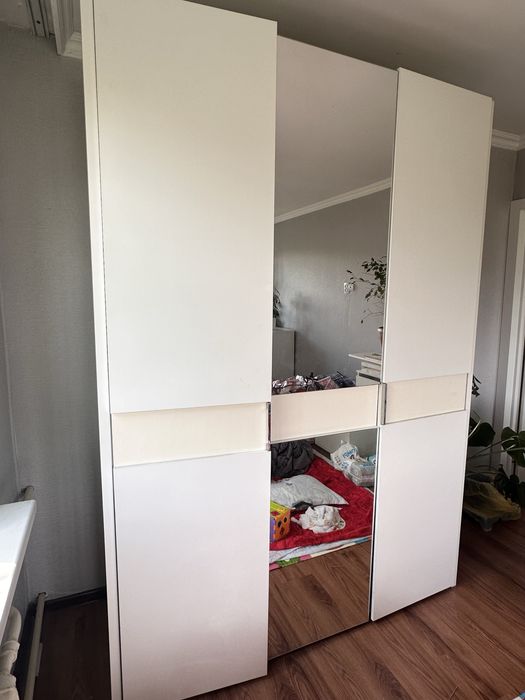 Срочно продам шкаф-купе-3хдверный