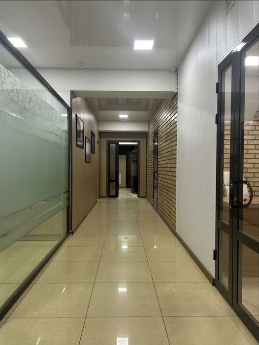 Ц-6. Ул.Шарафа Рашидова. Сдаётся офис  5 комнат 190м2 доступ 24/7!